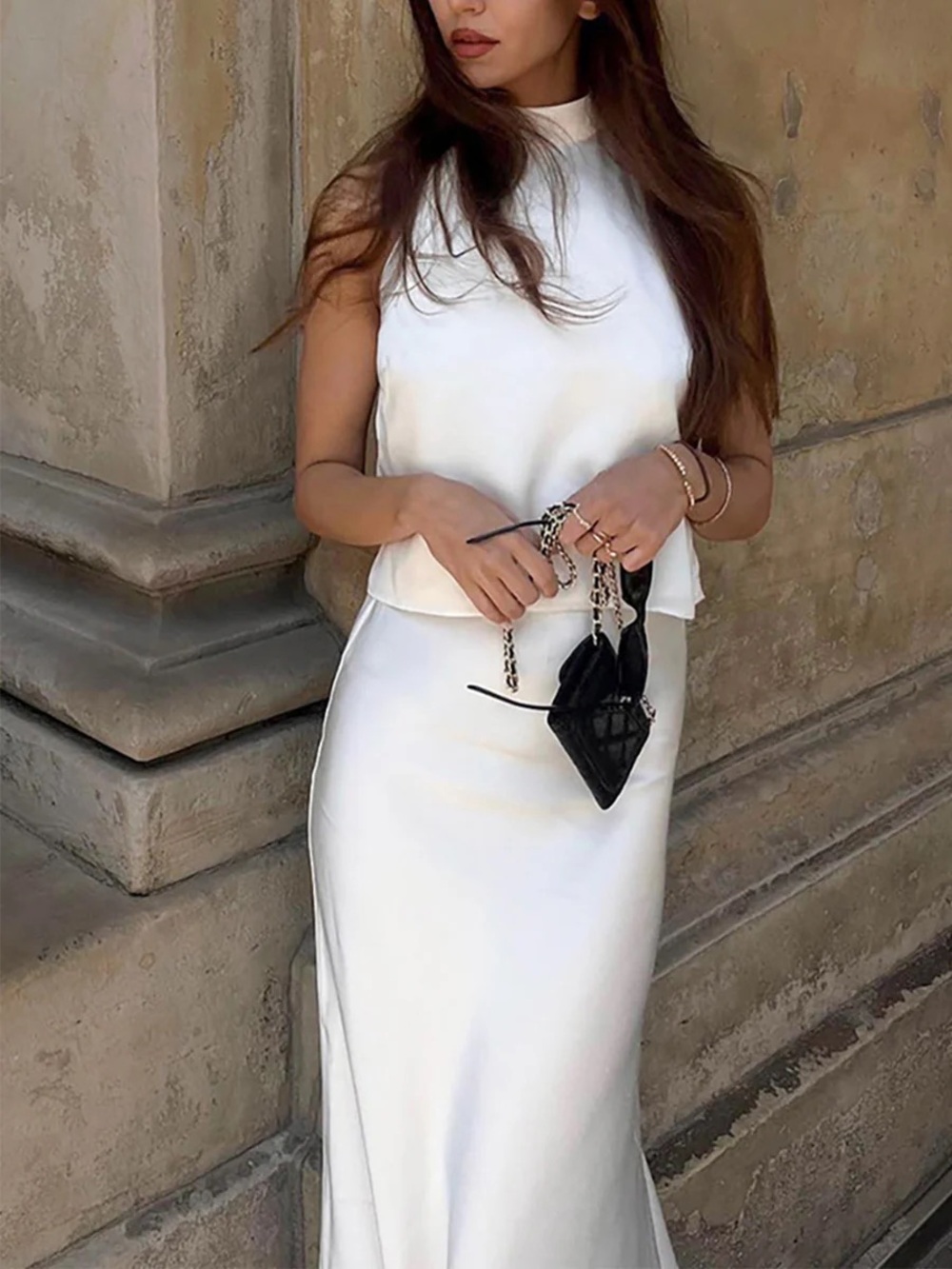 048 Commense M Elegant White Sleeveless Top & Skirt Set
